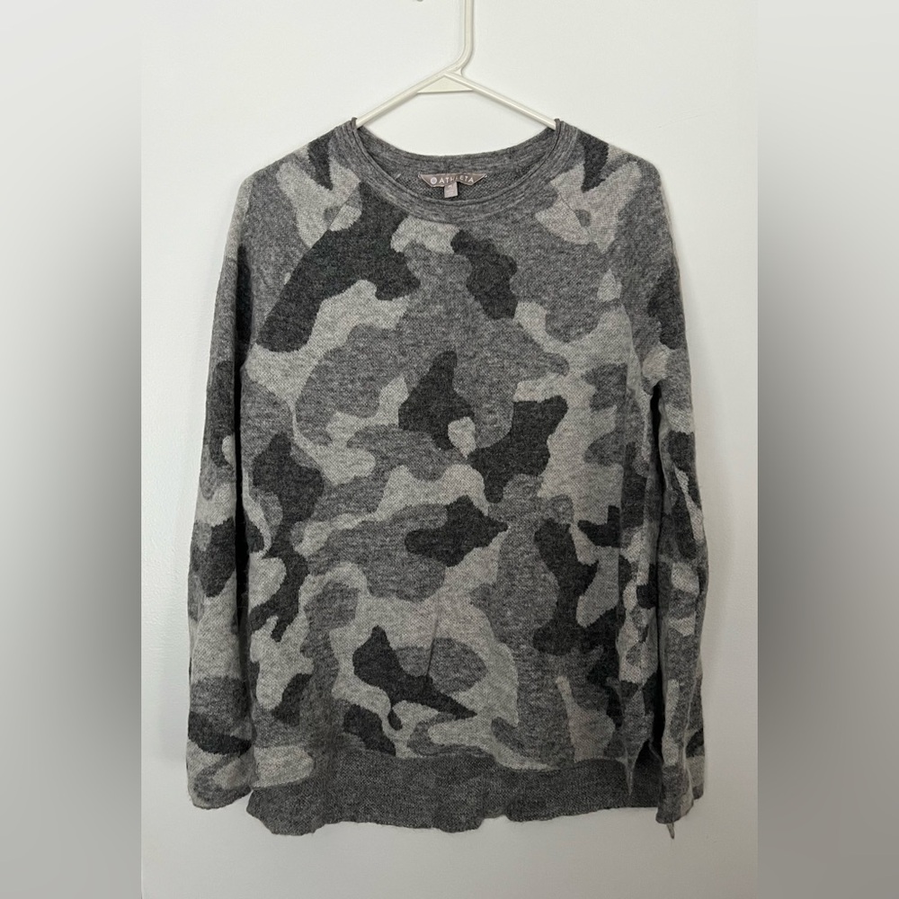 Athleta Gray Camouflage Crewneck Sweater